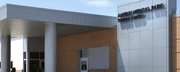Front view of Ankeny Medical Park Surgery Center building.